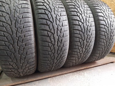 Уживані шини з Європи Nokian WR D4 215/65 R 16 Шини на авто в хорошому стані Nokian WR D4 шириною 215 висотою 65 радіусом R 16 низькі ціни