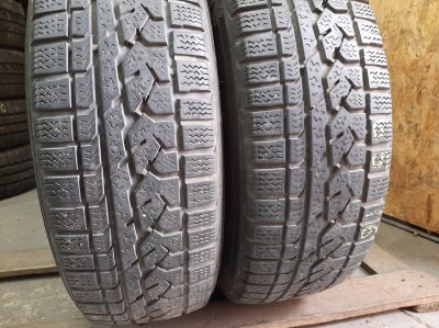 Уживані шини з Європи Kumho Asymmetric Izen RV 215/65 R 16 Шини на авто в хорошому стані Kumho Asymmetric Izen RV шириною 215 висотою 65 радіусом R 16 низькі ціни