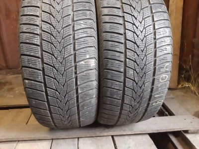 Imperial Snow Dragon UHP   .. .. 235/40R 19