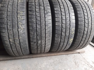 Уживані шини з Європи Falken Euro Winter Van 01 235/65 R 16C Шини на авто в хорошому стані Falken Euro Winter Van 01 шириною 235 висотою 65 радіусом R 16C низькі ціни