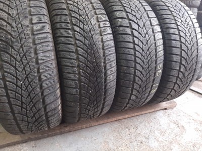 Шини на авто в хорошому стані Dunlop SP Winter Sport 4D     шириною 235 висотою 50 радіусом R 18 низькі ціни