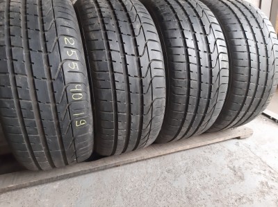 Уживані шини з Європи Pirelli Pzero 255/40 R 19 Шини на авто в хорошому стані Pirelli Pzero шириною 255 висотою 40 радіусом R 19 низькі ціни