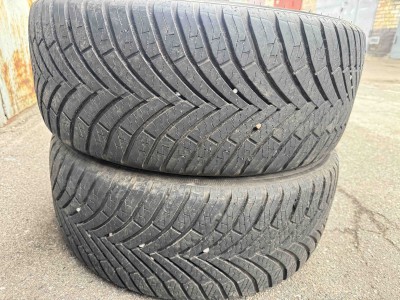 Шини на авто в хорошому стані Star Perfomance Solar 4S шириною 235 висотою 45 радіусом R 18 низькі ціни