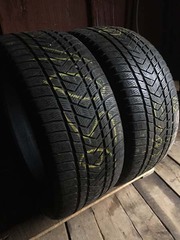 Качественные шины бу:  Pirelli Scorpion Winter, шины б у R 20 фото